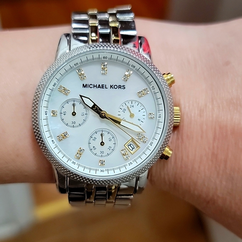 Michael Kors Watch - Picture 10 of 12